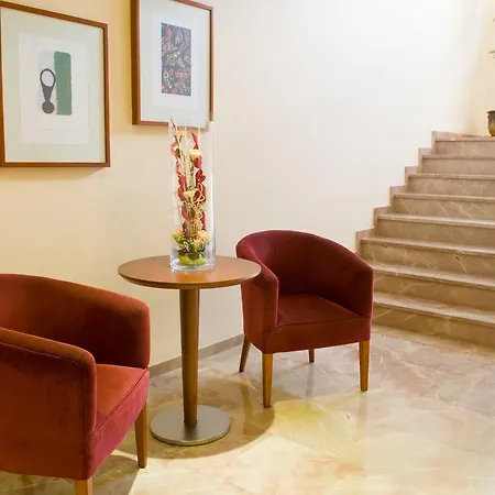 Hotel Torrijos 2*