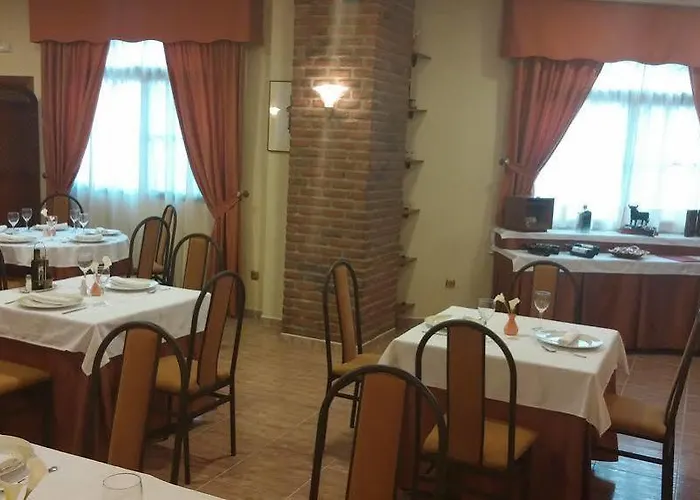 Torrijos Hotel 2*